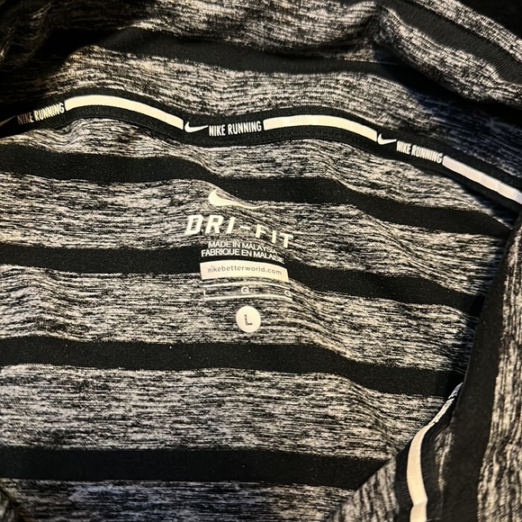 Nike running dry fit long sleeve soft shirt L - Picture 3 of 4